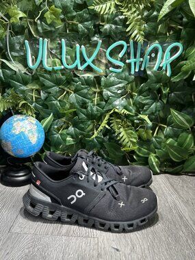 On Womens Cloud X Black White Running Shoes Sneakers Size 7